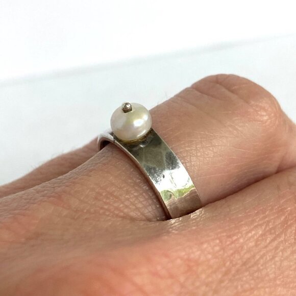 Sterling Silver 925 GA 5MM Hammered Genuine White Pearl Band Ring Sz 6.5 - Picture 4 of 16